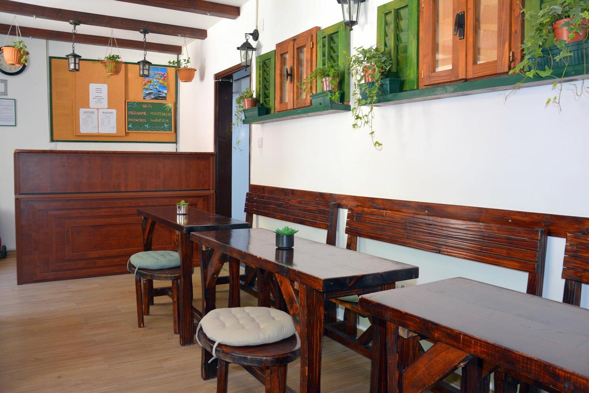 Montenegro Backpackers Home Kotor Eksteriør bilde